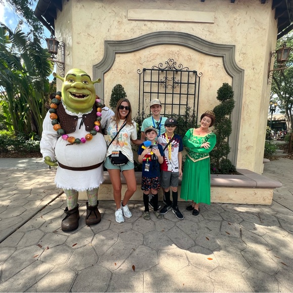 Meet your Posher, Stephanie - Picture 5 of 12